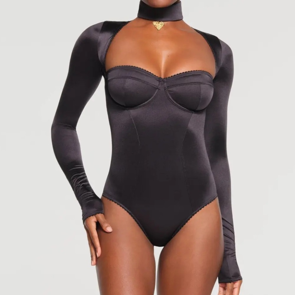 Skims Stretch Satin Pendant Long Sleeve Bodysuit in Onyx